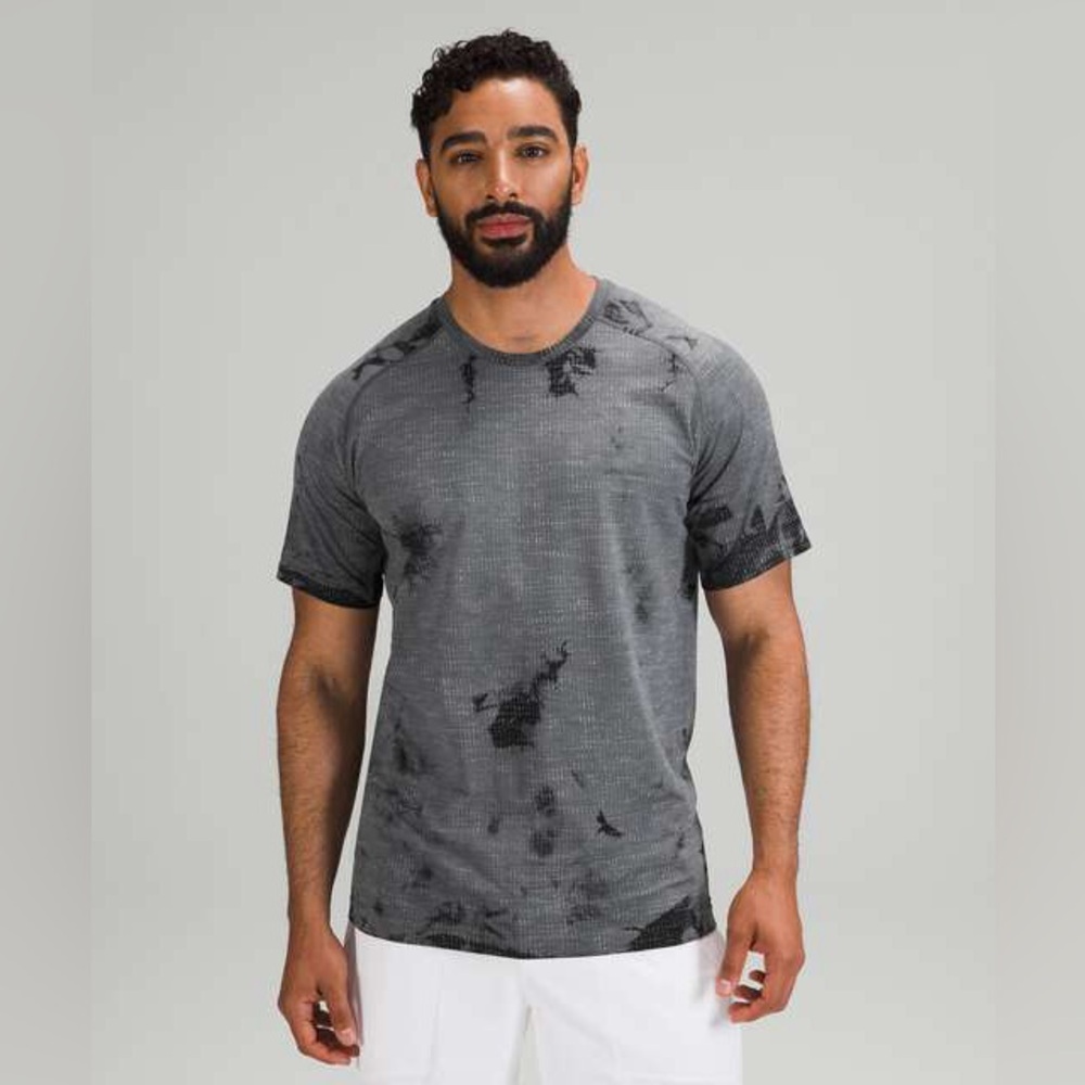 Lululemon Mens XL Metal Vent Tech Short-Sleeve Shirt